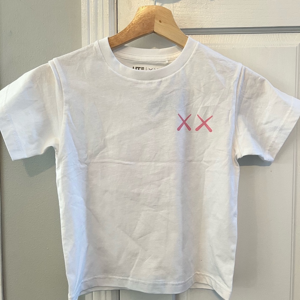 Uniqlo UT x Kaws Short Sleeve Graphic T-Shirt 2023 White Pink Size 3-4 New